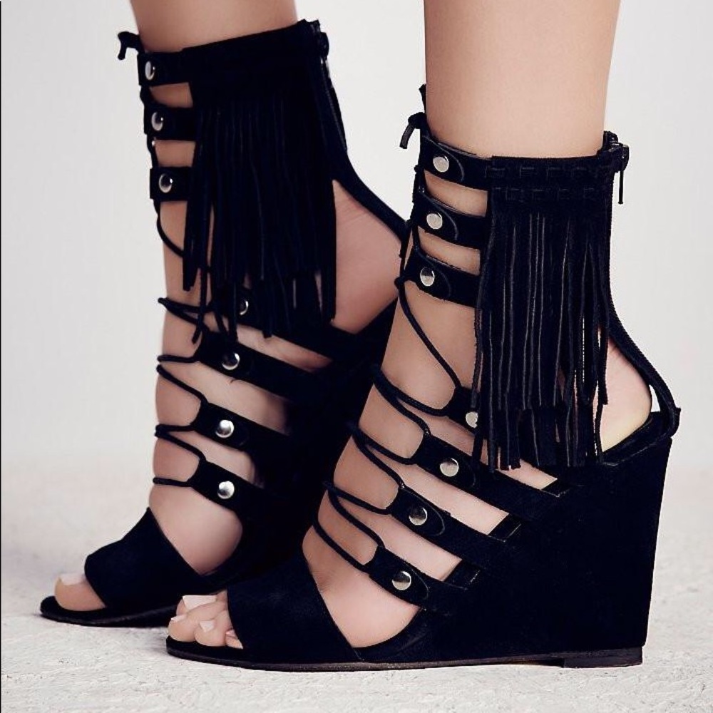 Wedge Solstice Fringe